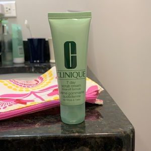 Clinique 7 day scrub cream